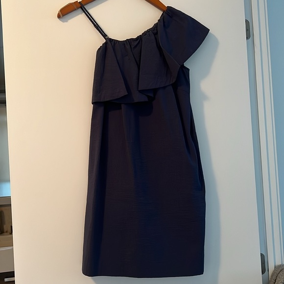 ✨HP✨ Cuyana Seersucker One Shoulder Ruffle Dress Navy - Picture 2 of 7